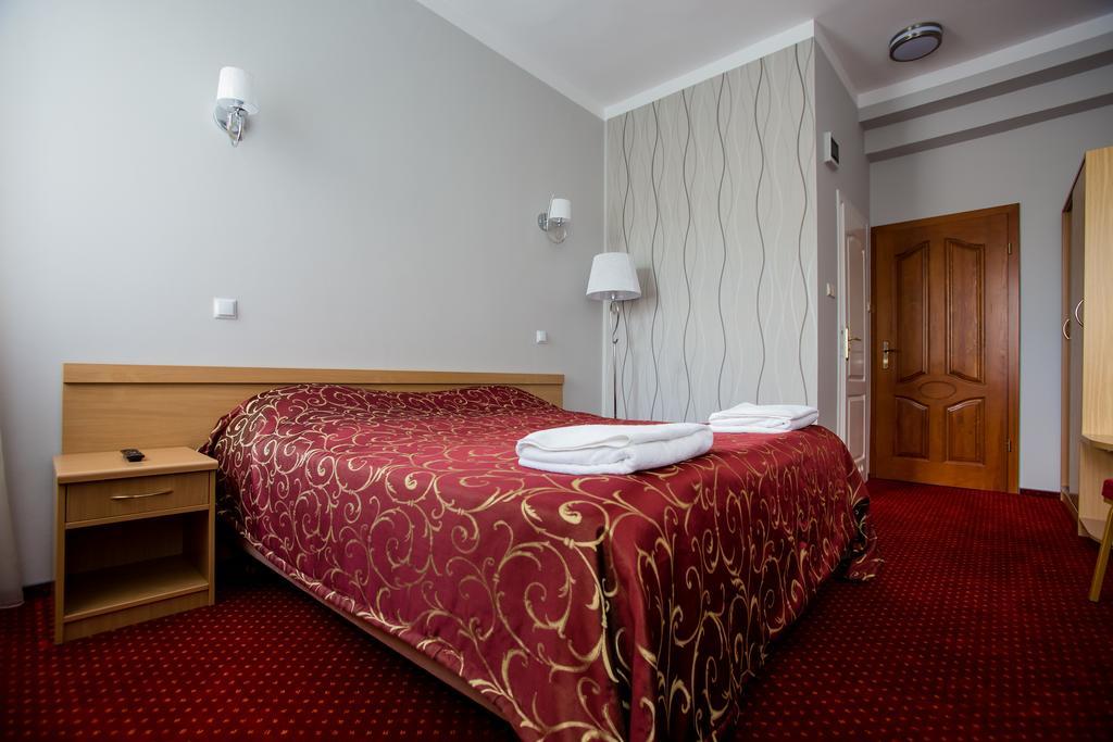 Baron Hotel Ciechanów Exterior foto